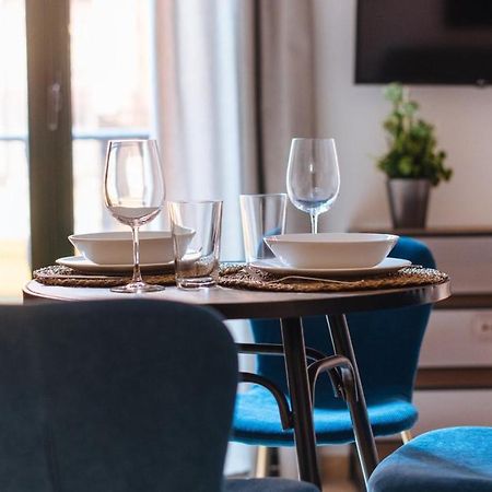 Chiqui And Vicente Suite Apartments Севилья Экстерьер фото