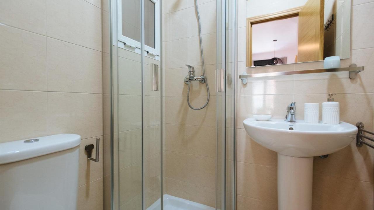 Chiqui And Vicente Suite Apartments Севилья Экстерьер фото