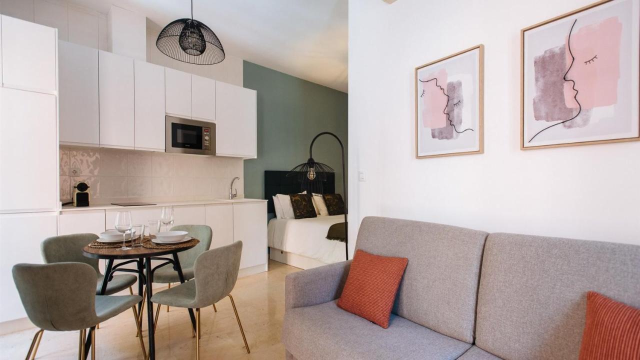 Chiqui And Vicente Suite Apartments Севилья Экстерьер фото