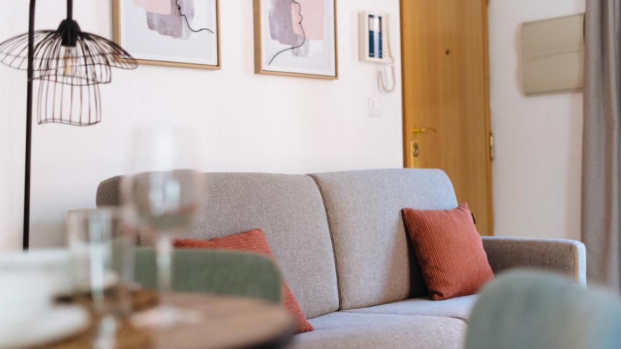 Chiqui And Vicente Suite Apartments Севилья Экстерьер фото