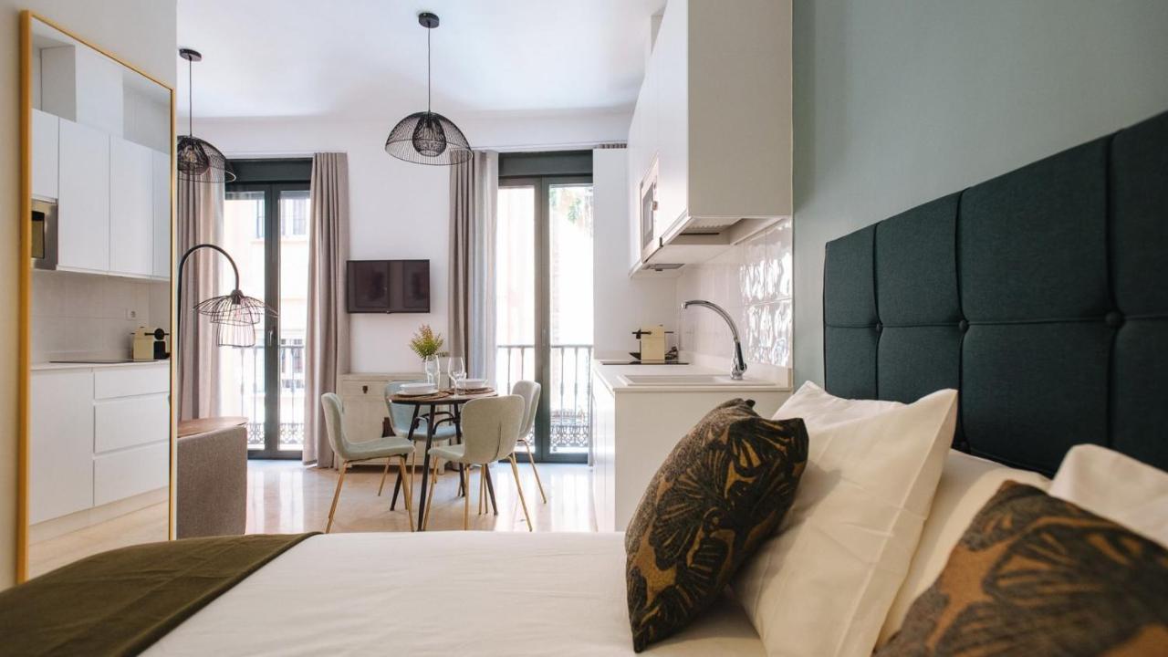 Chiqui And Vicente Suite Apartments Севилья Экстерьер фото