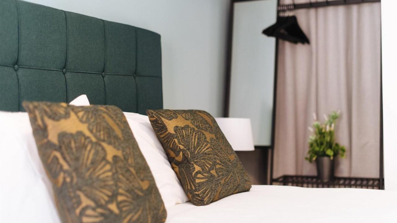 Chiqui And Vicente Suite Apartments Севилья Экстерьер фото